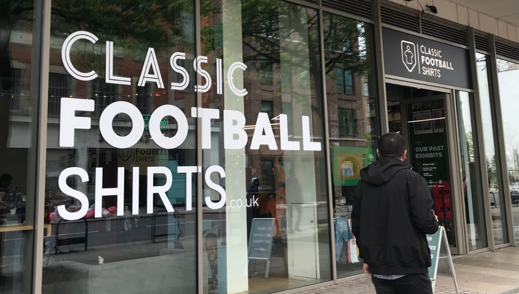 classic_football_shirts_viajamoslowcost