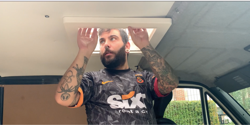 como instalar una claraboya en camper